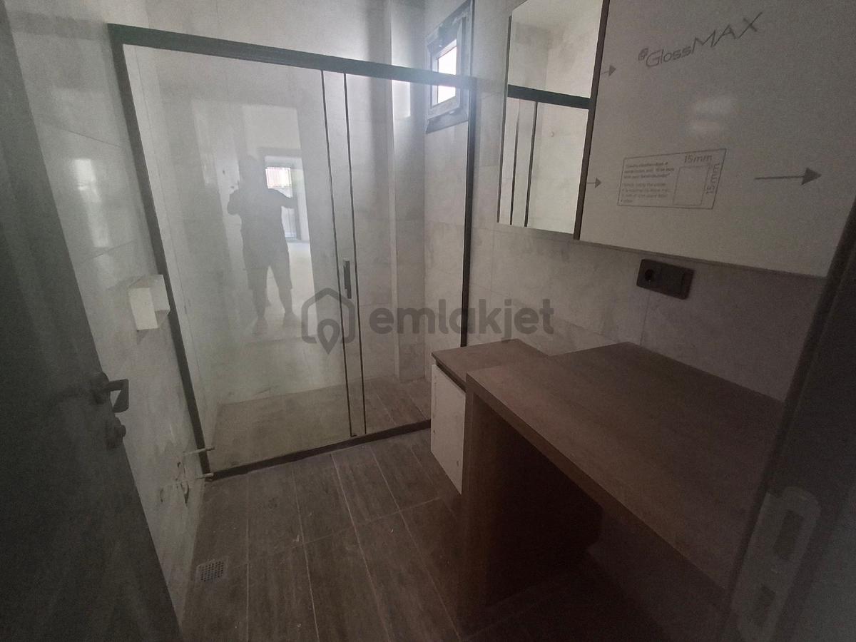 Kuşadası Ege Mahallesinde Satılık 1+1 Daire - 34