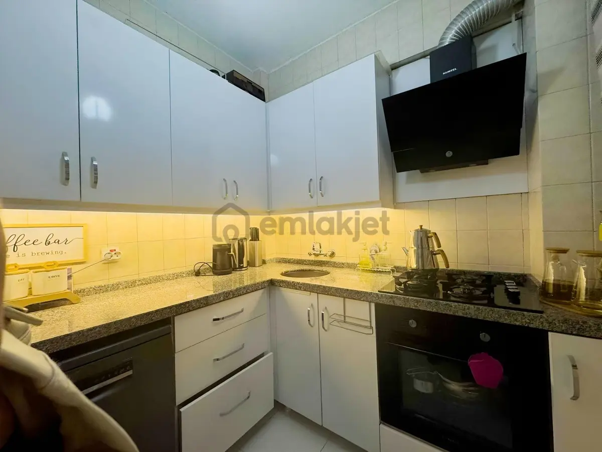 Küçükçekmece Yeşilova Mahallesi Satılık 2+1 - 35