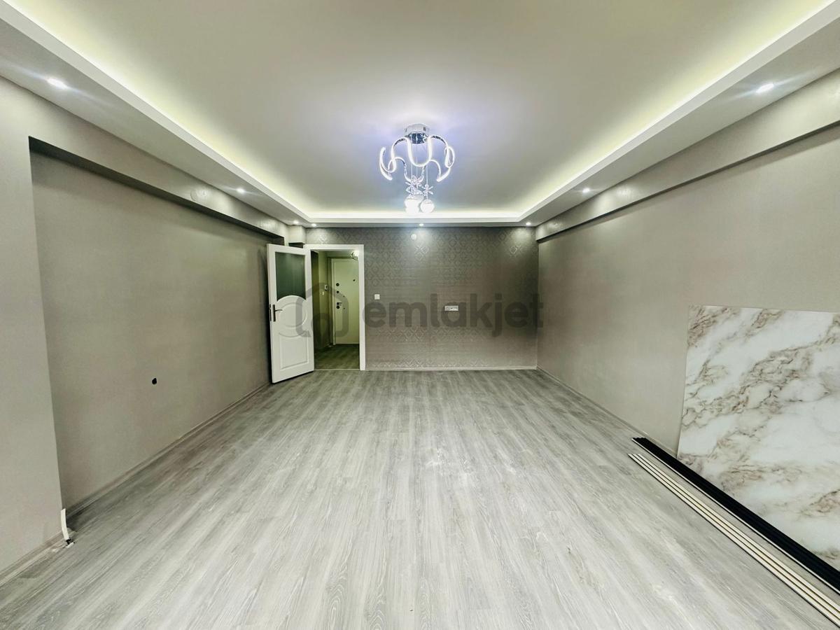 Feridunçelik'te Full Yapılı Asansörlü 4+1 Giriş Kat Satılık !! - 8