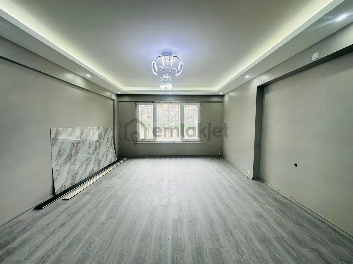 Feridunçelik'te Full Yapılı Asansörlü 4+1 Giriş Kat Satılık !! - 7