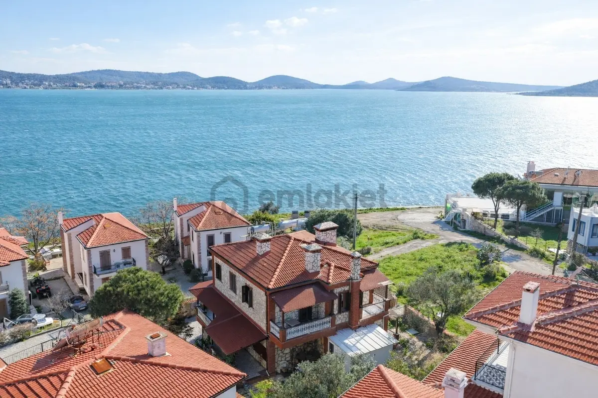 Umas Solutıon'dan Cunda'da | Denize 25m | 6+1 Tripleks Villa - 2