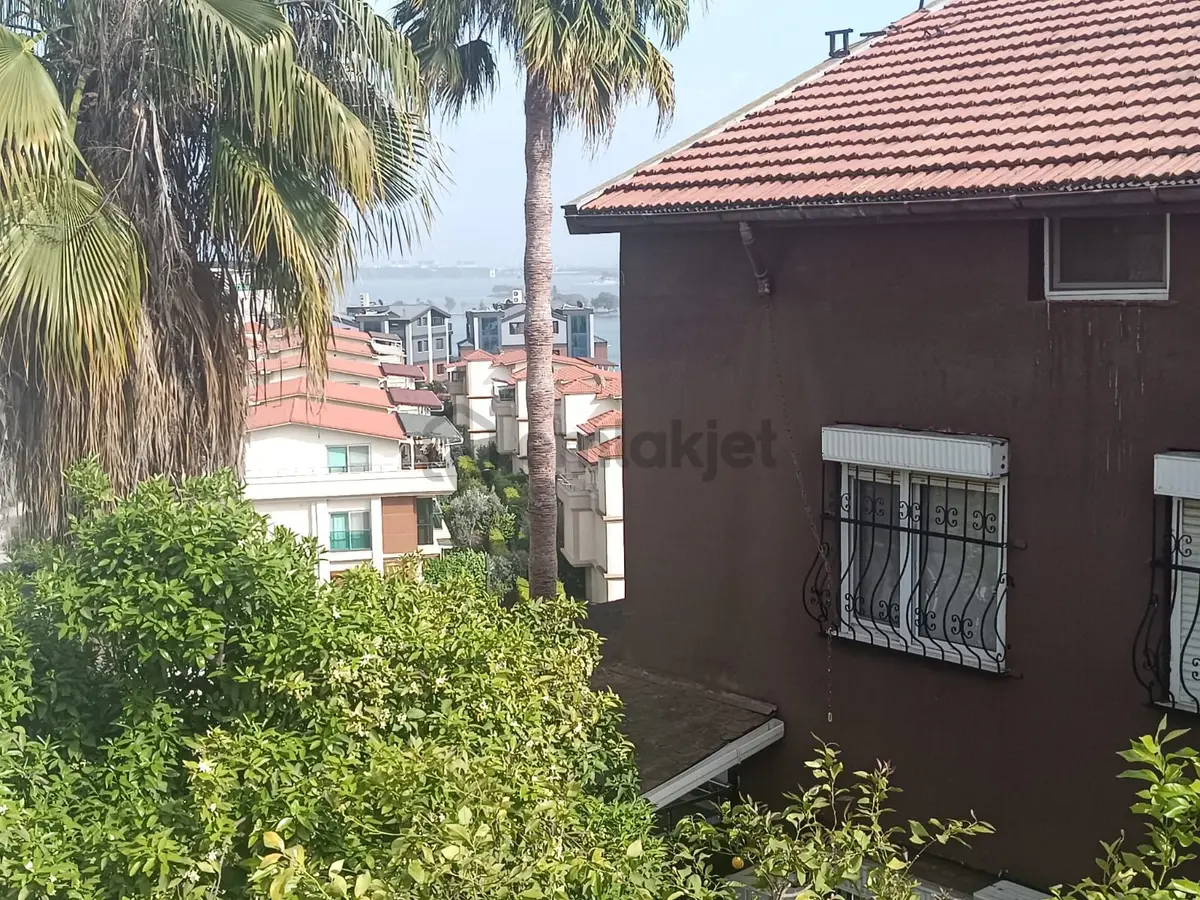 Göl Manzaralı Kaçmaz Fiyat 4+1 - 11