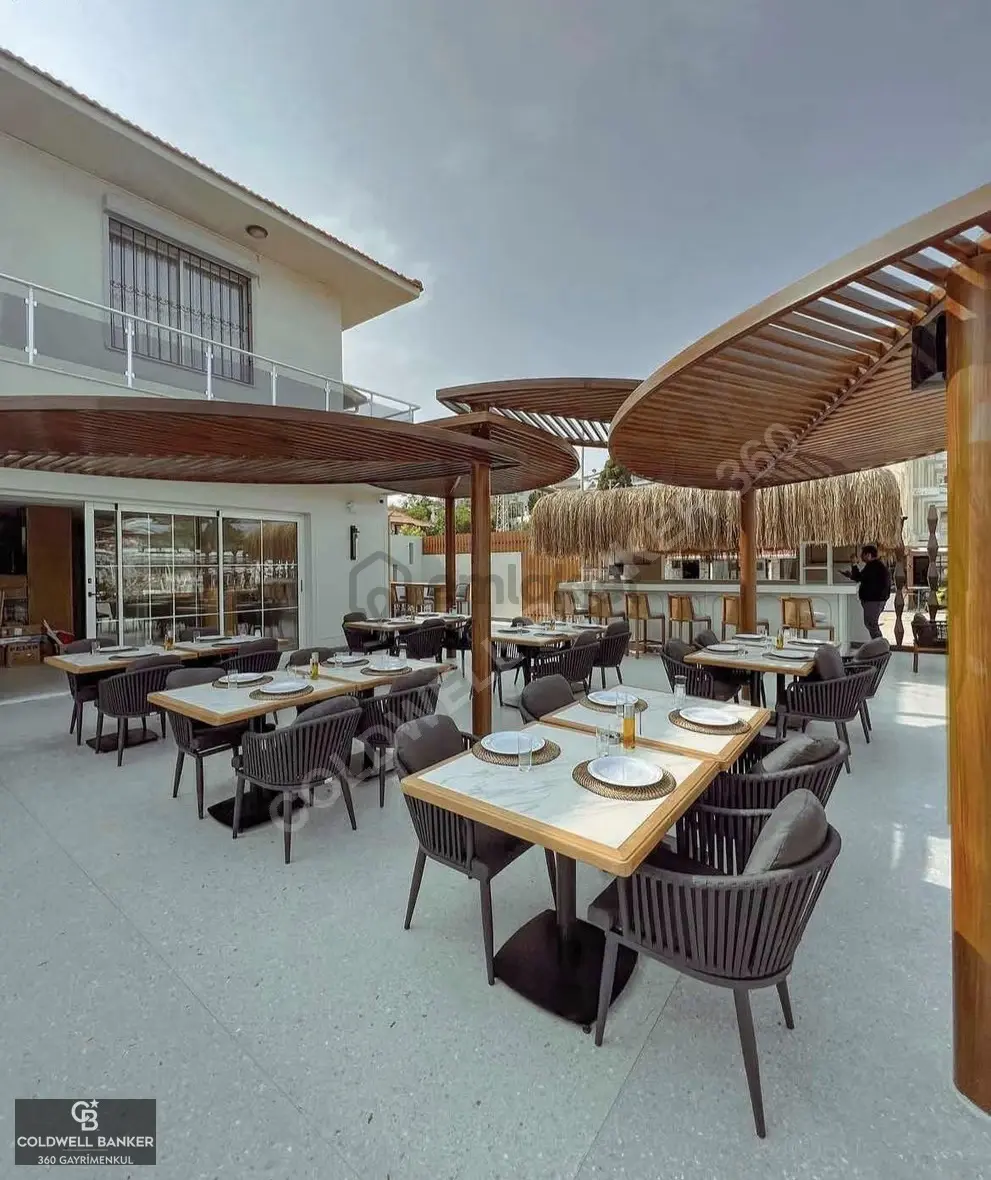 Çeşme Dalyan Limanda Lüks 350 Kapasiteli Restoran Devren Kiralık - 7