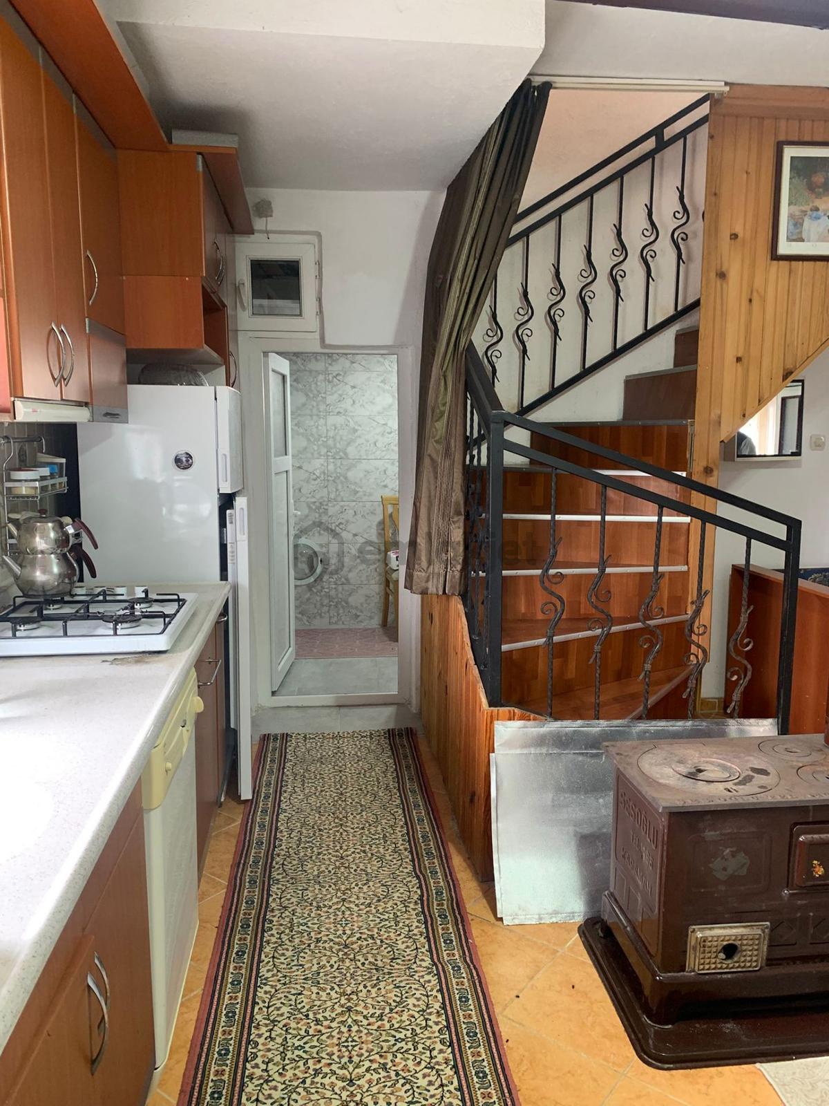 İmişehir Köy İçi, Köşebaşı 3 Katlı Ev - 23