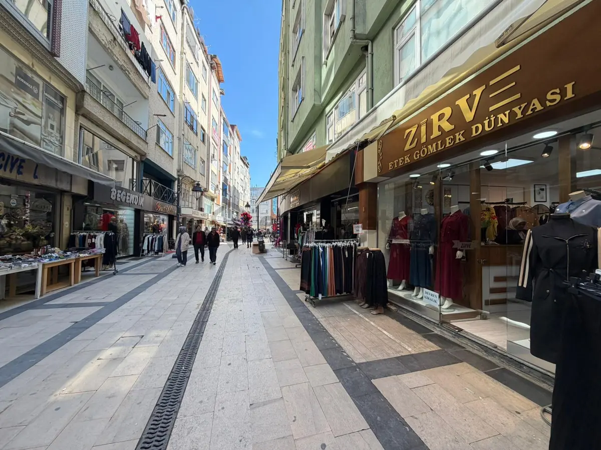 Plevne Caddesinde Devren Kiralık Dükkan - 4