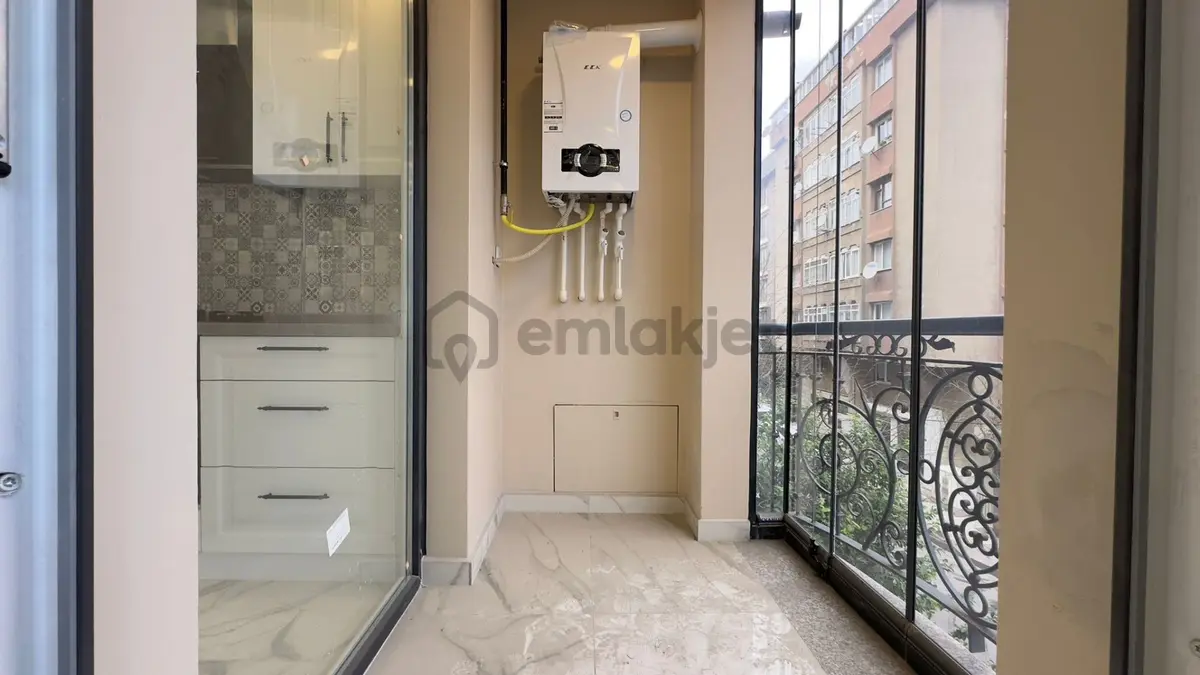 Şirinevler'de Satılık 3+1 Modern Ve Ferah Daire - 7