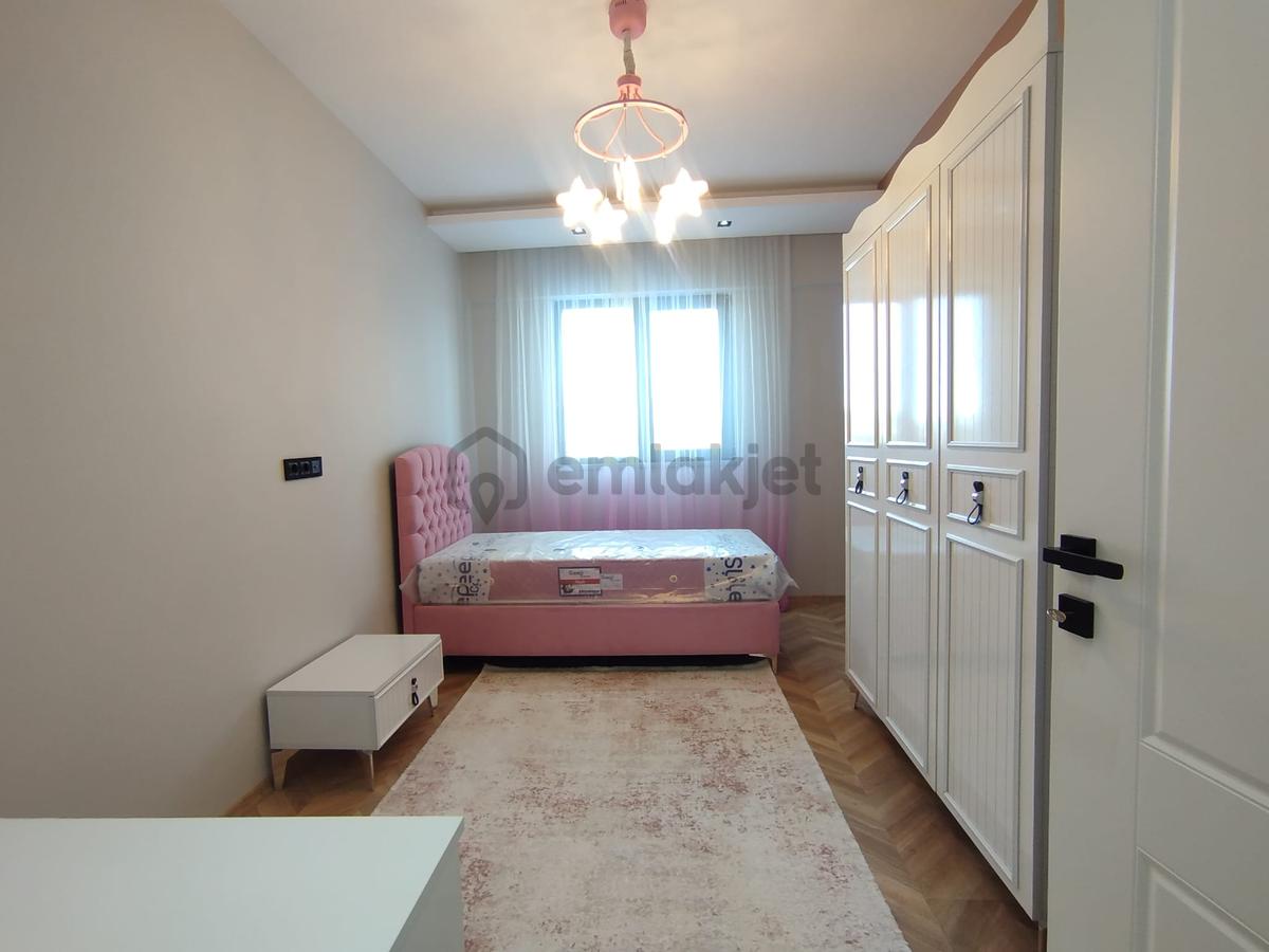 Sivas Yeşilyurt Mah. 4+1 Satılık Daire 140 M2 10. Kat - 33