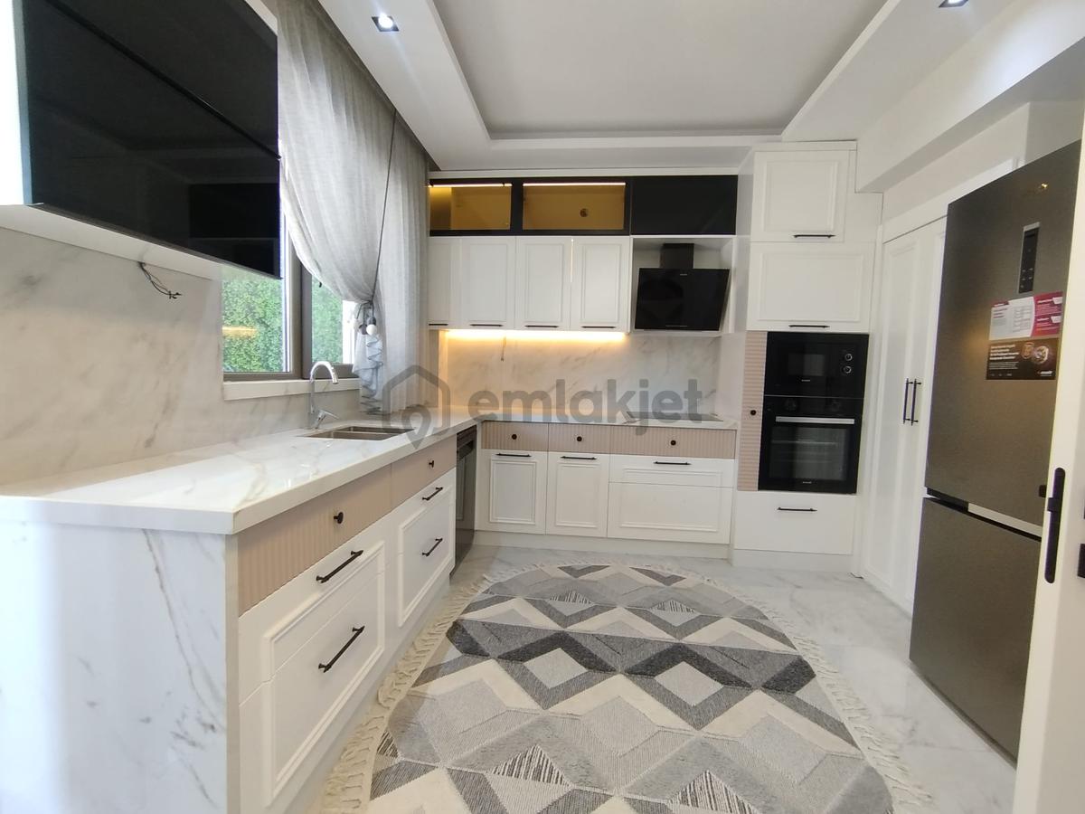 Sivas Yeşilyurt Mah. 4+1 Satılık Daire 140 M2 10. Kat - 16