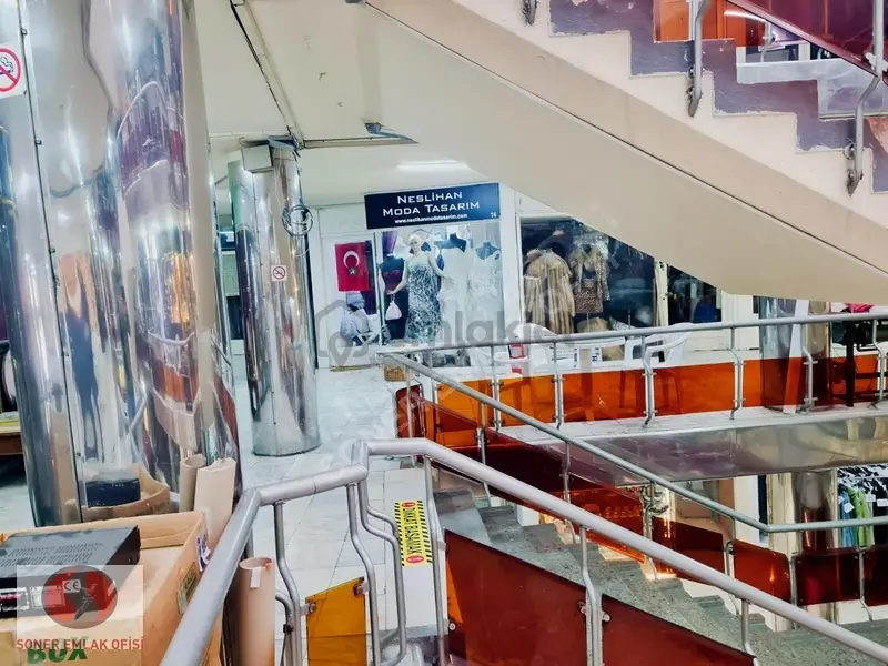 Kadıköy Altıyolda Efes İş Merkezinde Dükkan - 10