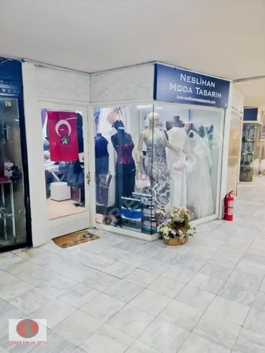Kadıköy Altıyolda Efes İş Merkezinde Dükkan - 4