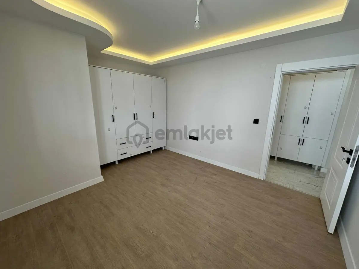 Geniş 2+1 Daire Satılık Acil - 13