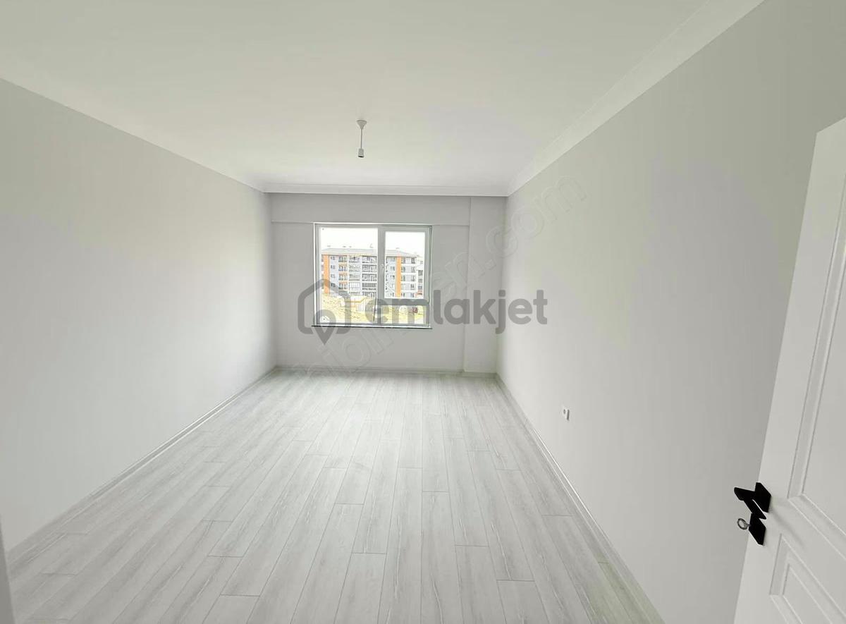 Örencik'de Satılık İskanlı Arakat Açık Cephe 3+1 Daire - 17