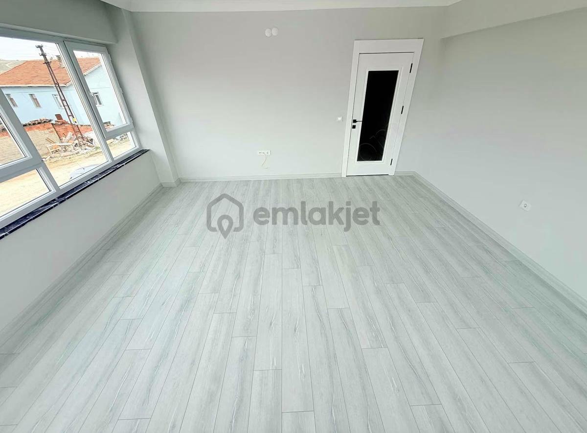 Örencik'de Satılık İskanlı Arakat Açık Cephe 3+1 Daire - 9
