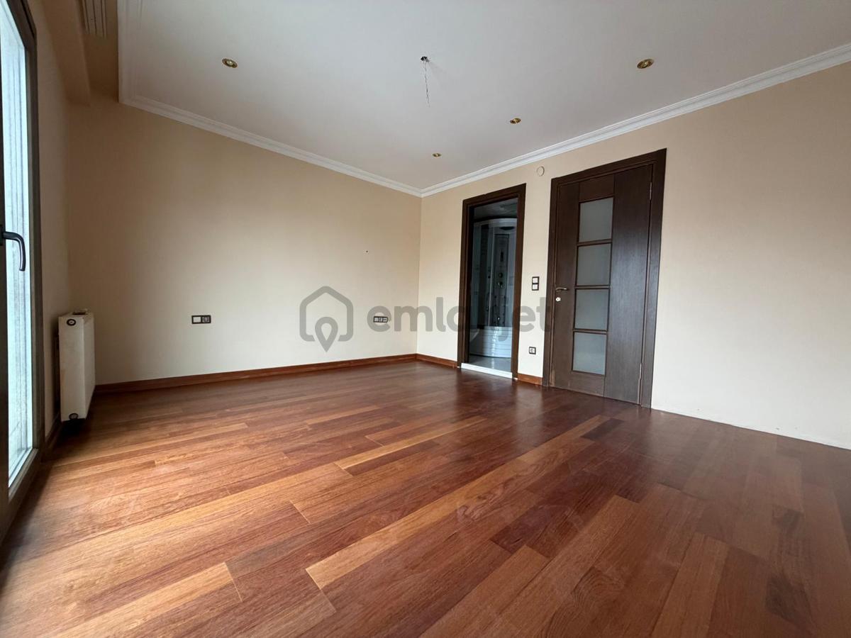 Bahçelievler Yayla'da Genç Binada 360m2 7+2 Lüks Dubleks - 18