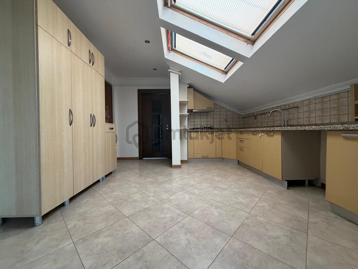 Bahçelievler Yayla'da Genç Binada 360m2 7+2 Lüks Dubleks - 25
