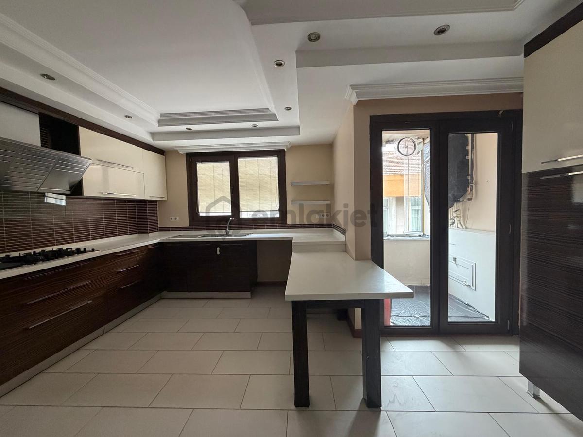 Bahçelievler Yayla'da Genç Binada 360m2 7+2 Lüks Dubleks - 8