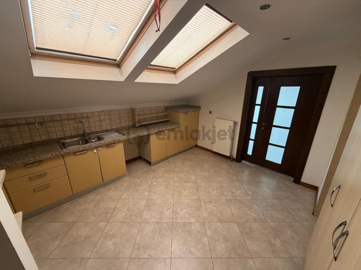 Bahçelievler Yayla'da Genç Binada 360m2 7+2 Lüks Dubleks - 27