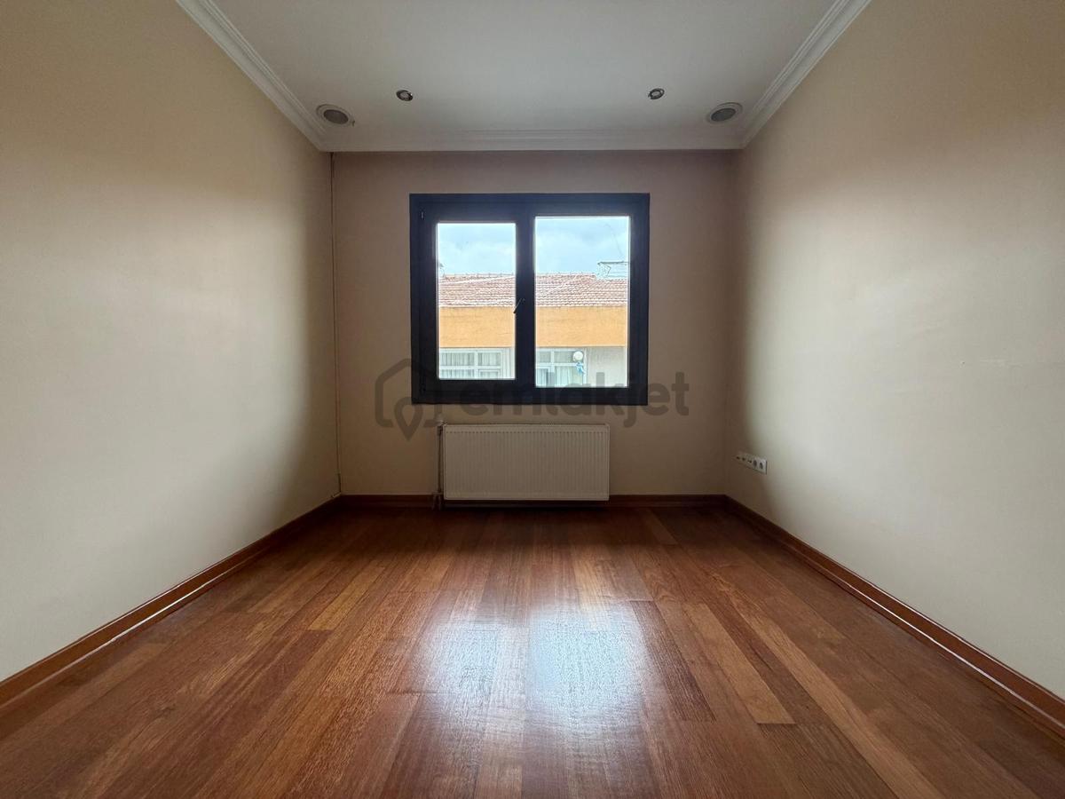 Bahçelievler Yayla'da Genç Binada 360m2 7+2 Lüks Dubleks - 14