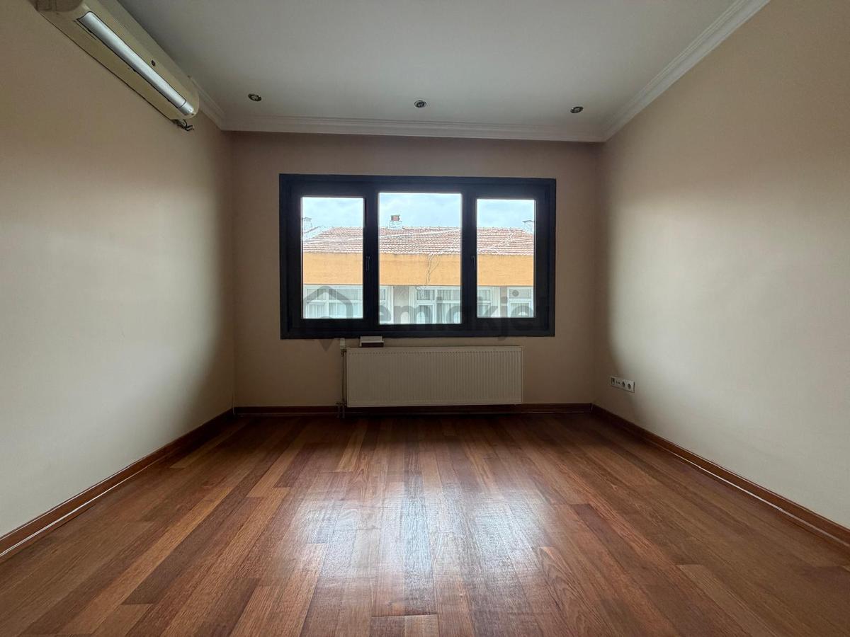 Bahçelievler Yayla'da Genç Binada 360m2 7+2 Lüks Dubleks - 13