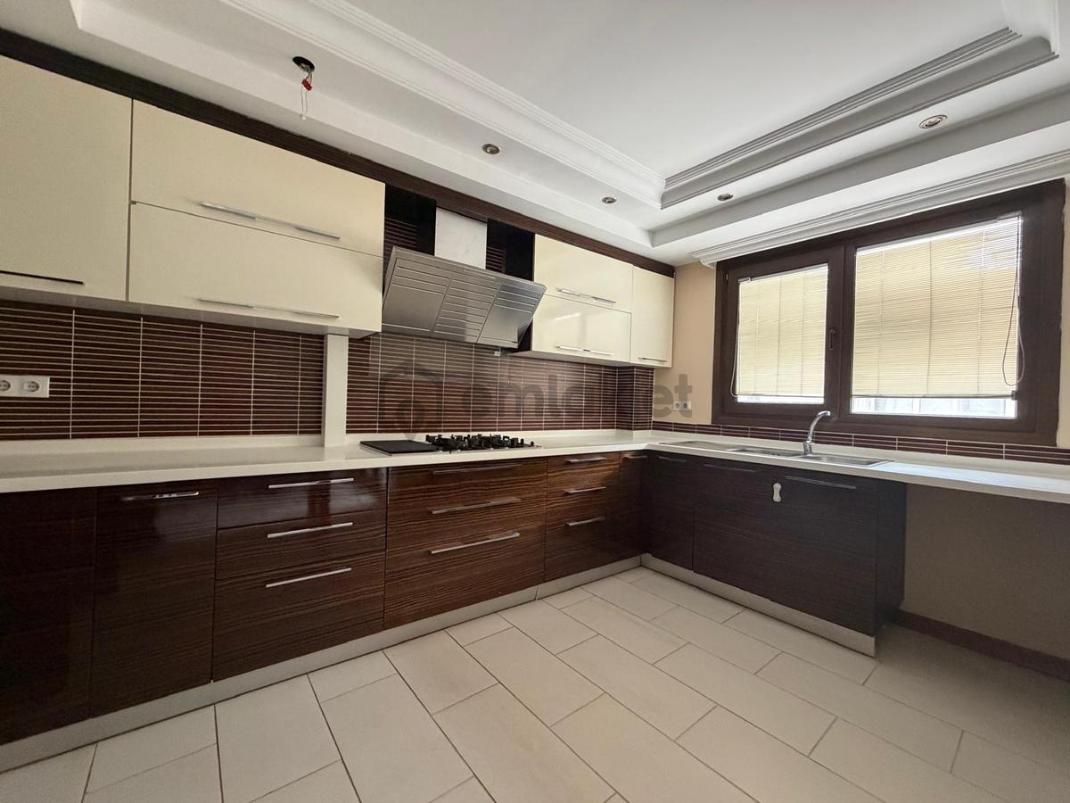 Bahçelievler Yayla'da Genç Binada 360m2 7+2 Lüks Dubleks - 11