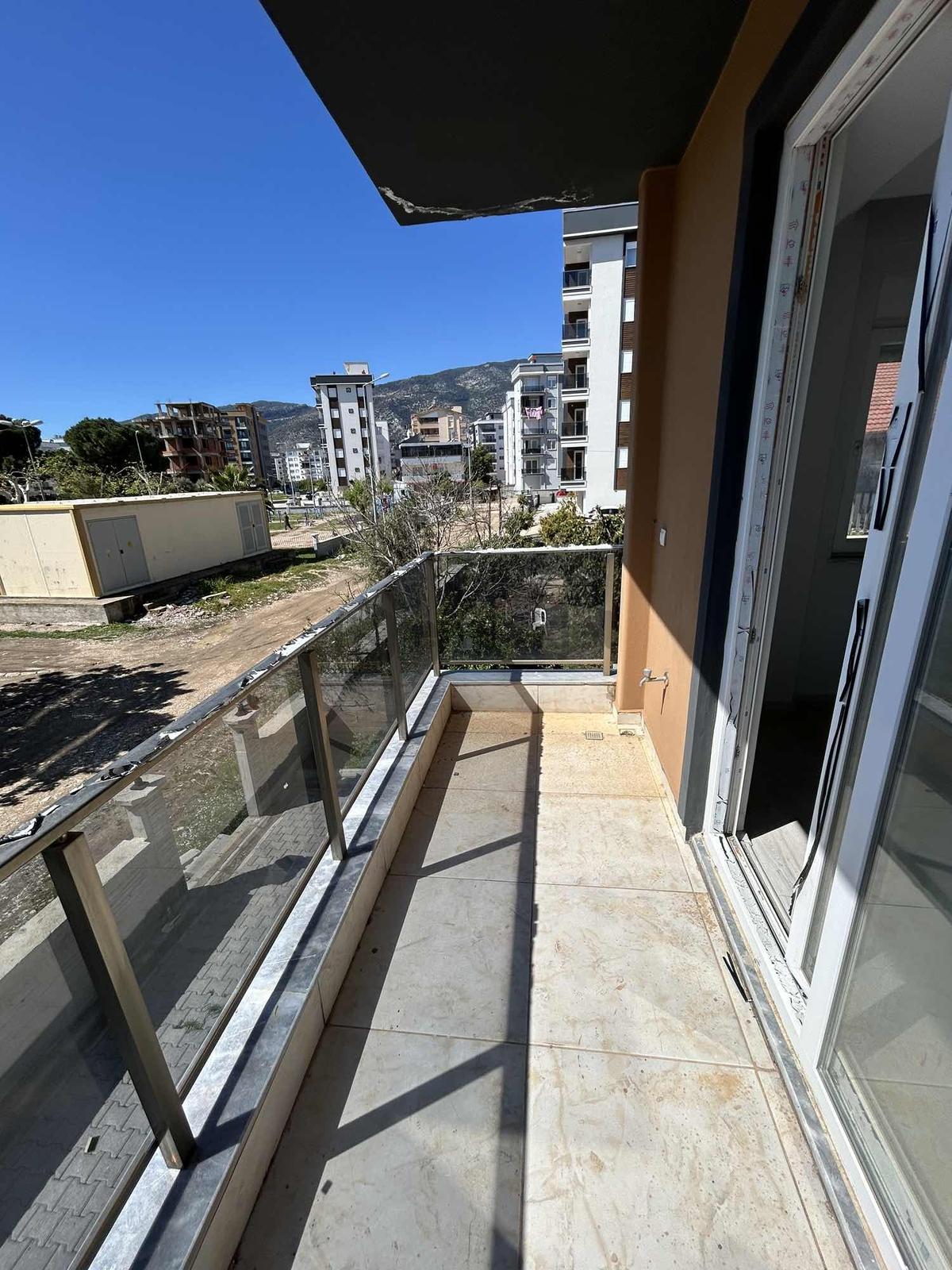 Finike'de Denize 300 Metre İskanlı Satılık 1+1 Daire - 3
