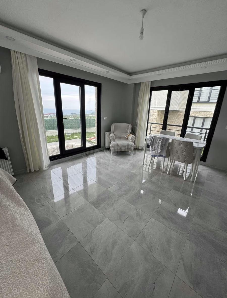 Barbaros'ta Deniz Manzaralı Havuzlu Dubleks Villa - 6