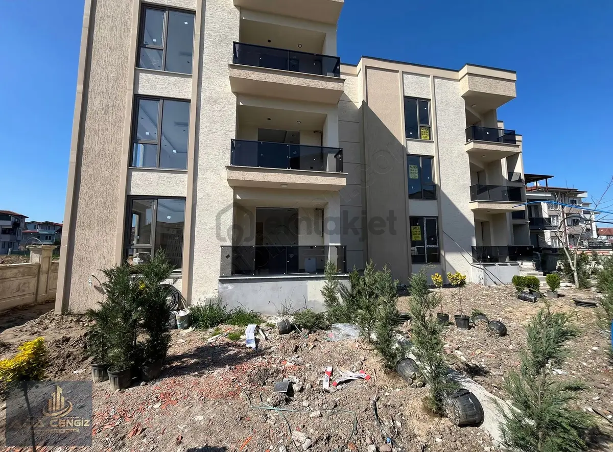 Serdivanda Site İçerisinde 170 M2 Bahçe Kullanımlı 3+1 Daire - 15