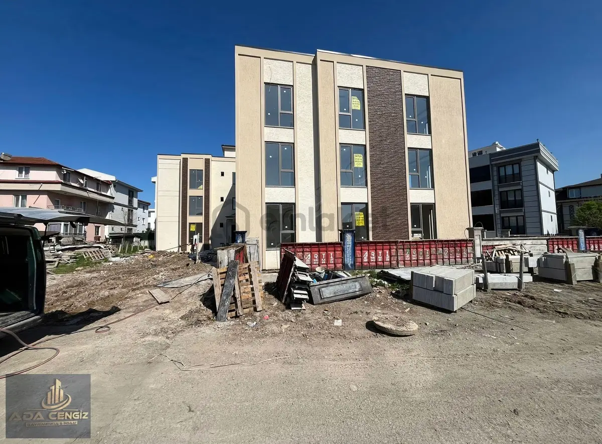 Serdivanda Site İçerisinde 170 M2 Bahçe Kullanımlı 3+1 Daire - 21