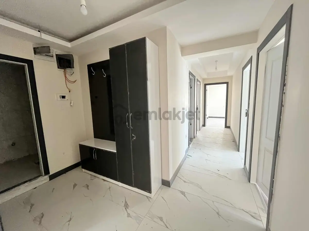 Avantaj'dan Yenibayındır'da Cadde Dibi Site İçerisinde 3+1 Daire - 8