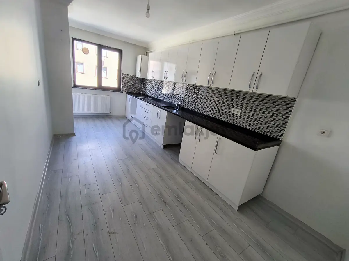 Armutlu Merkezde 3+1 Ebeveyn Banyolu - 6