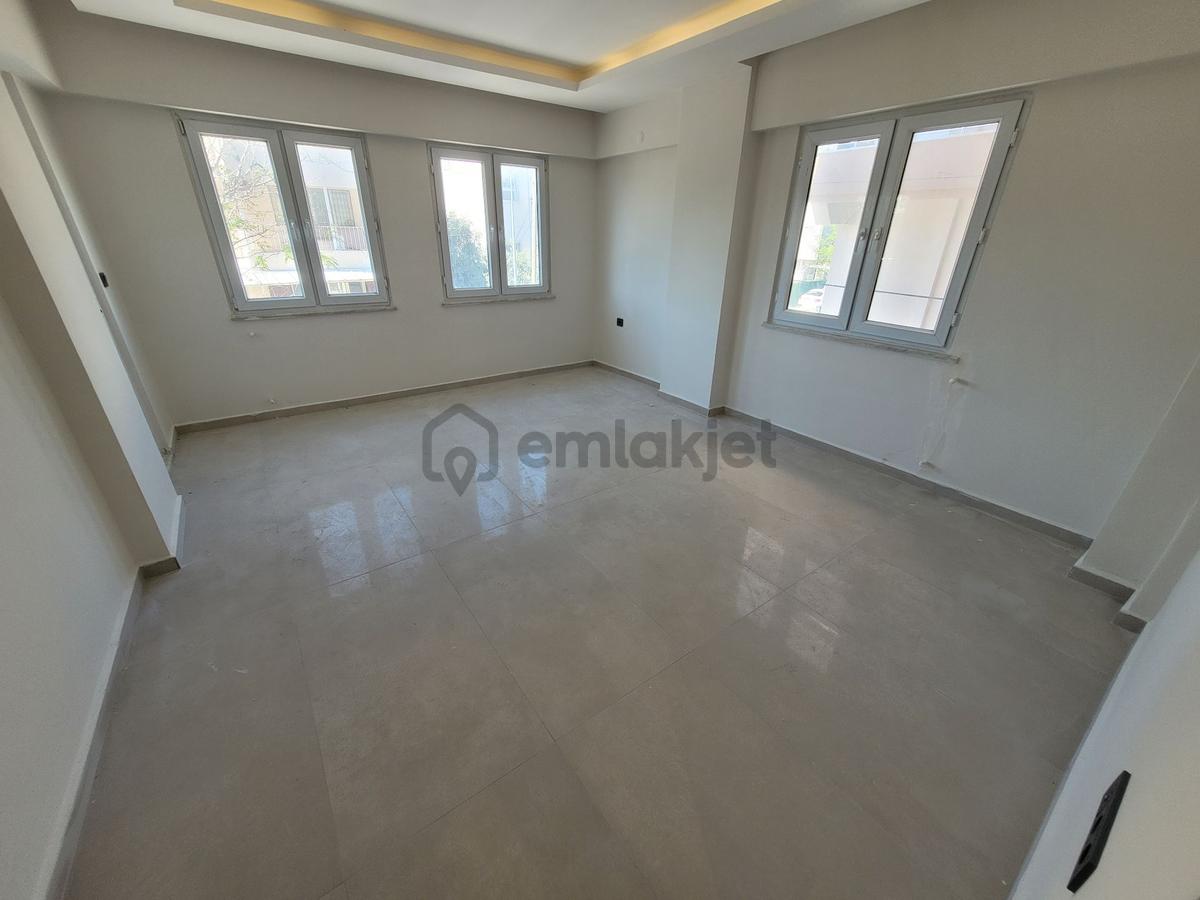 Didim Efelerde 3+1 Ayrı Mutfak Katta Tek Daire - 7