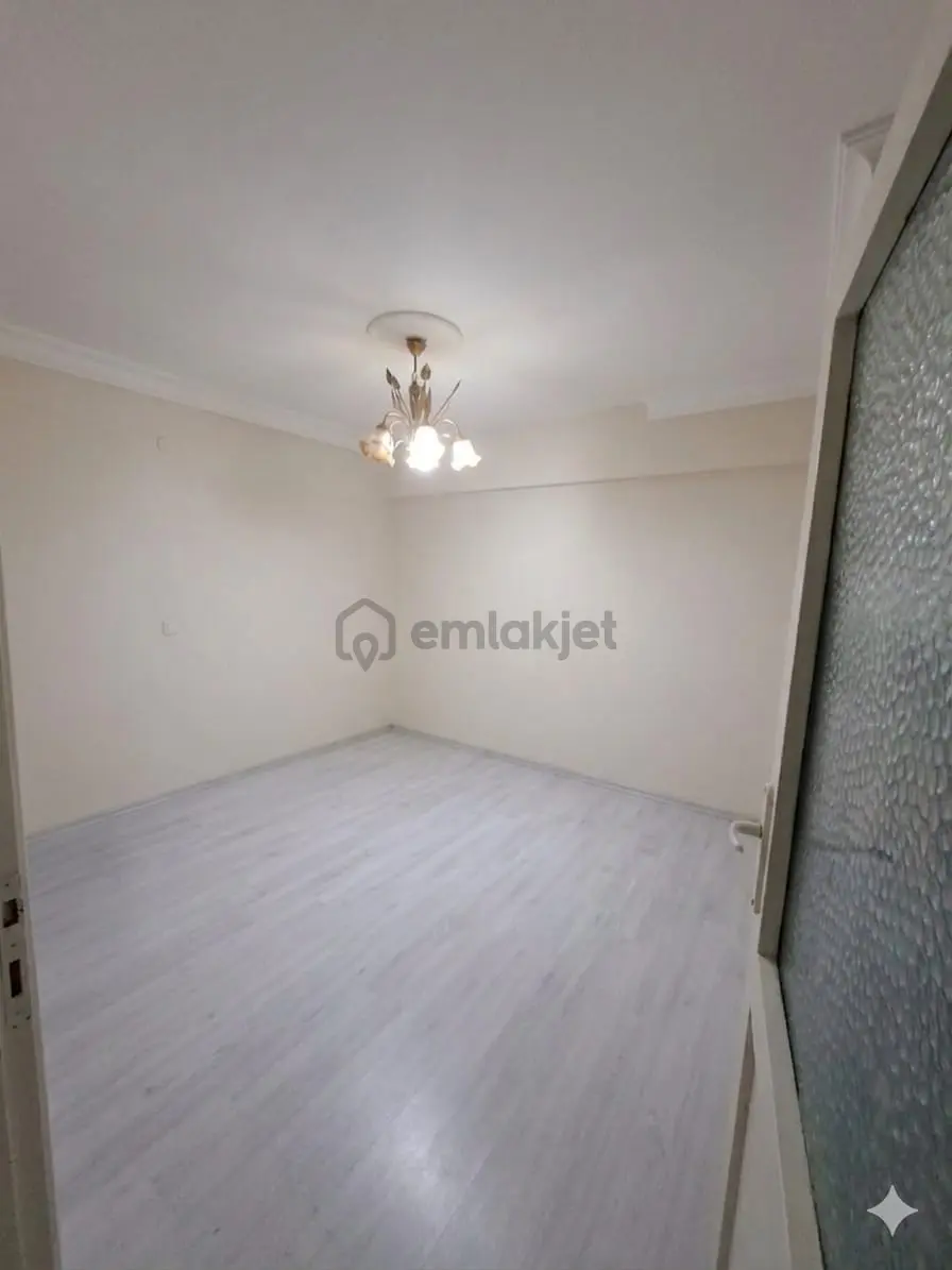 Muammer Akar'da 3+1 Bakımlı Arakat Daire - 8