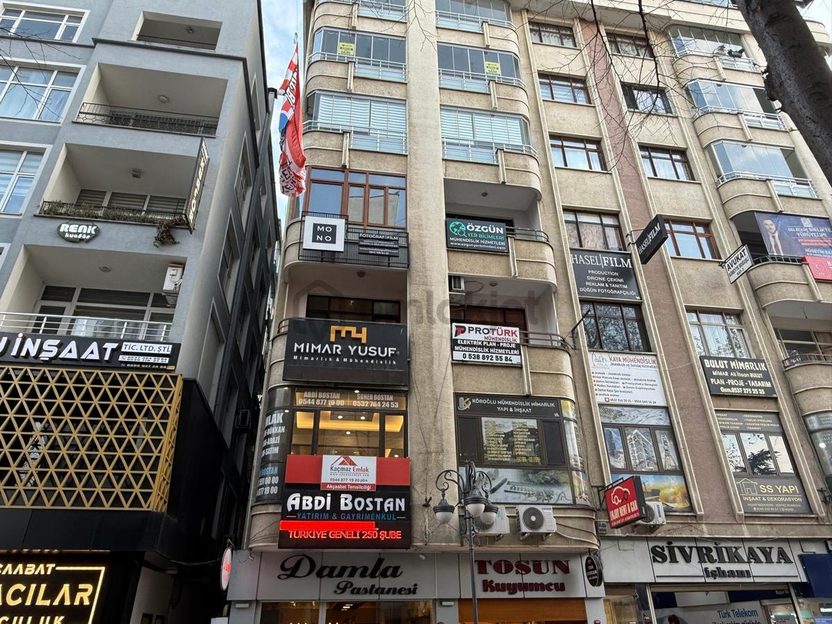 Akçaabat Merkezde Devren Satılık Ofis - 11