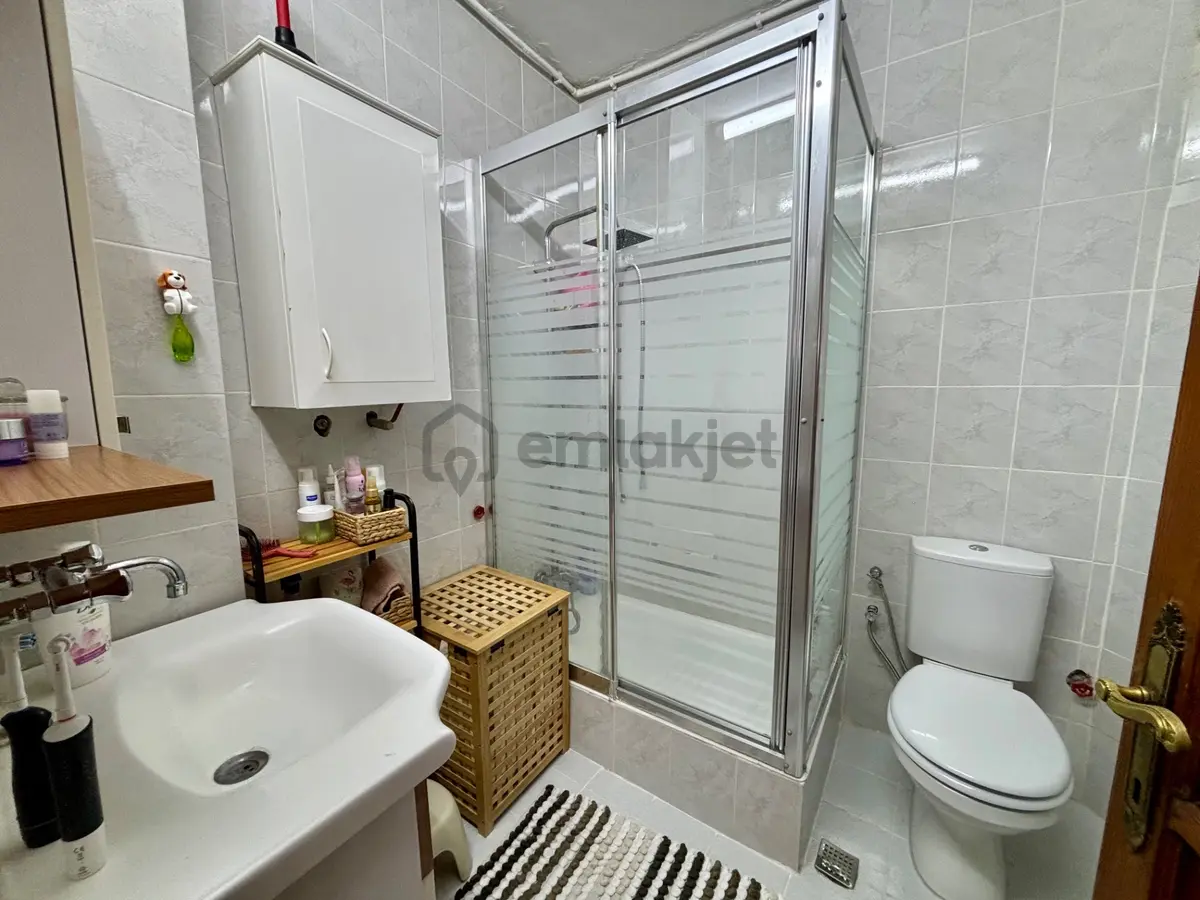 Limanreiste Köşe Konumda Komple Bina - 10