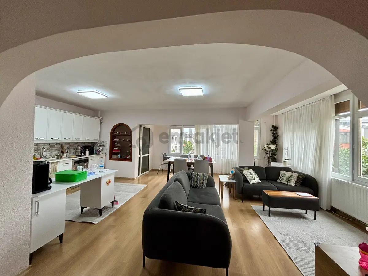 Limanreiste Köşe Konumda Komple Bina - 6