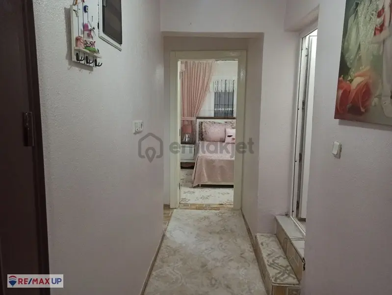 İzmir Çimentepe'de Genç Bina'da Satılık Daire - 11