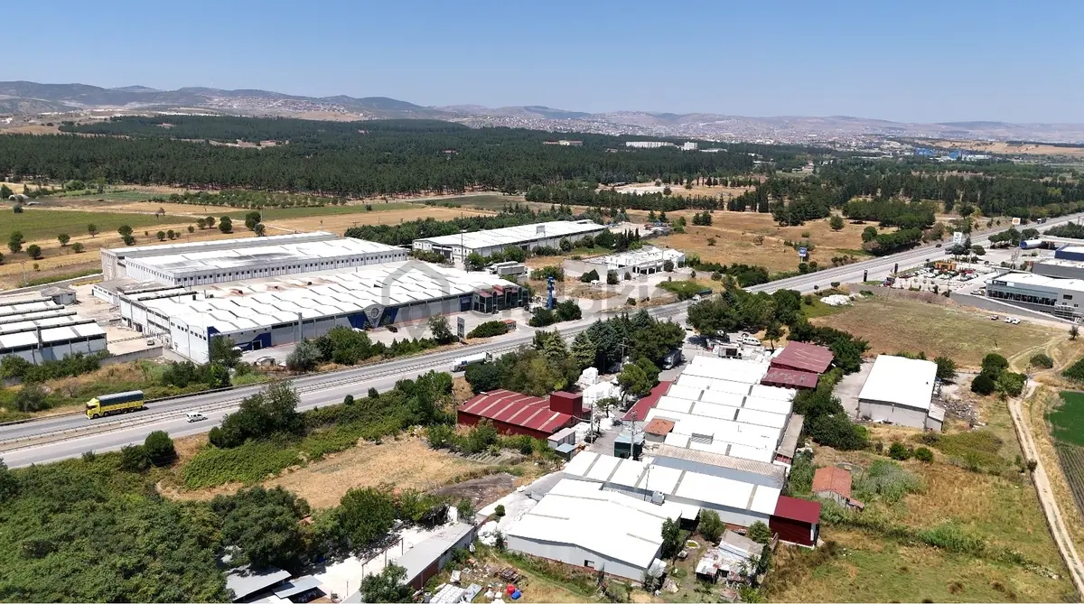 İzmir Yolu Üzerinde 8.746 M² Üretim Tesisi / Fabrika - 8