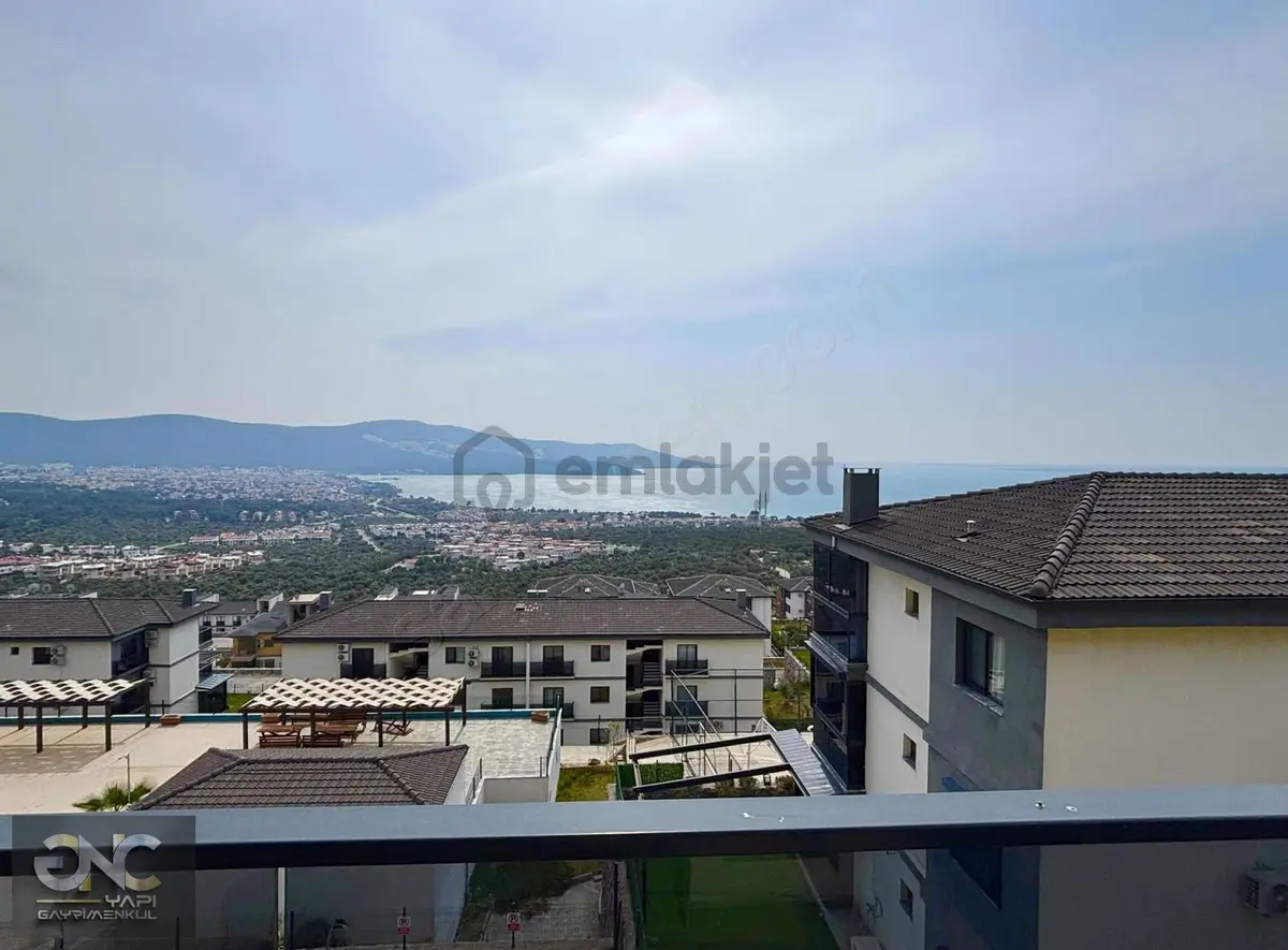 Olimpik Havuzlu Sitede Deniz Manzaralı Daire - 2