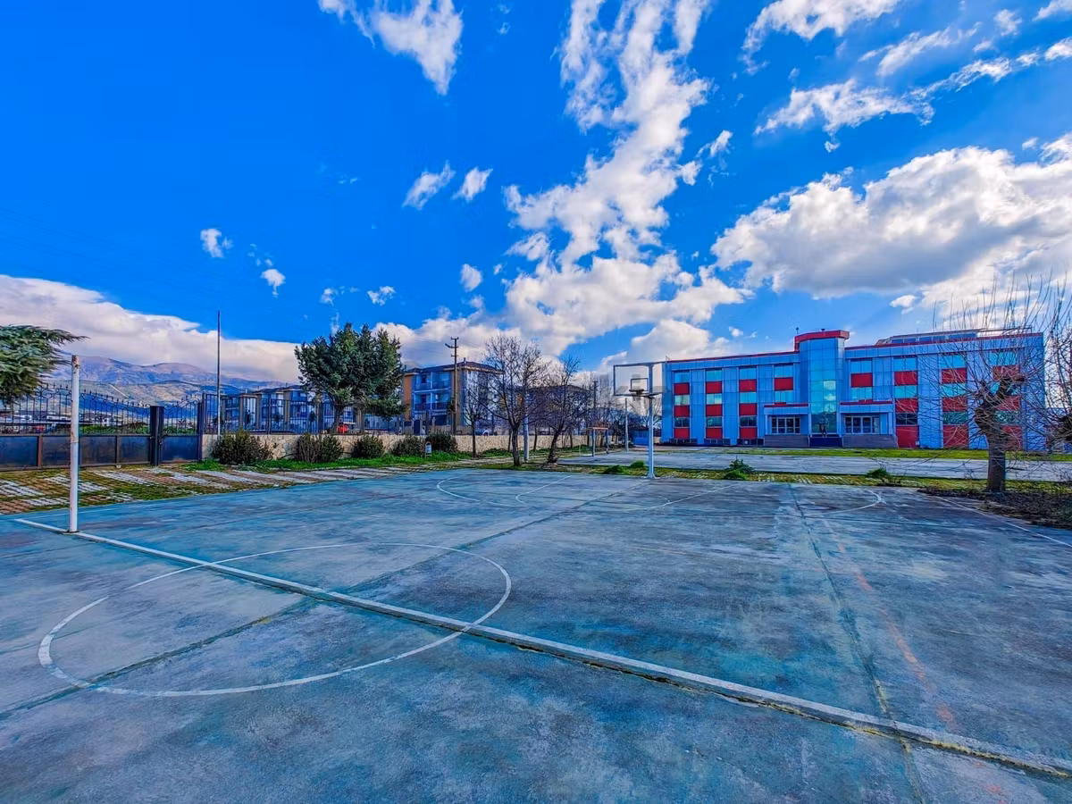 Bölgenin En Büyük Eğitim Sağlık Merkezi Ve Teknoloji Yatırımına Uygun Kampüs Binası - 4