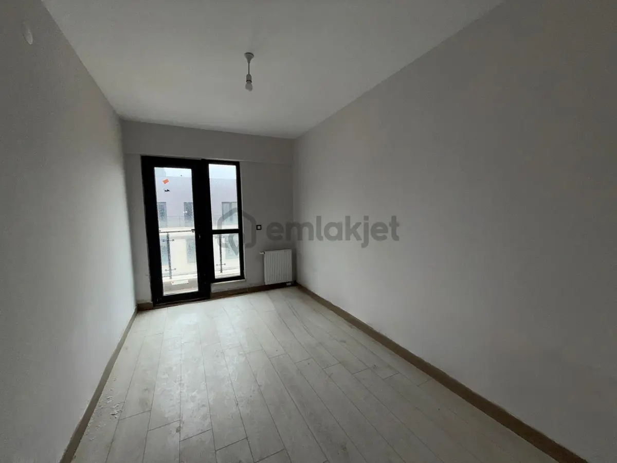 Göl Manzaralı, Kapalı Mutfaklı 4+1 Kiralık Daire - 10