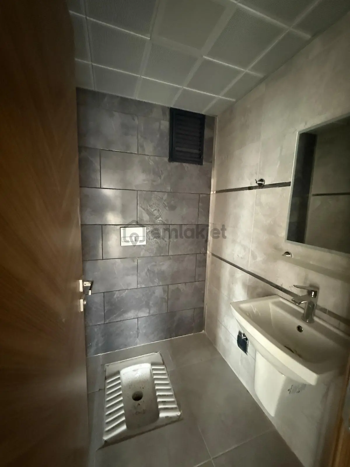 Göl Manzaralı, Kapalı Mutfaklı 4+1 Kiralık Daire - 12