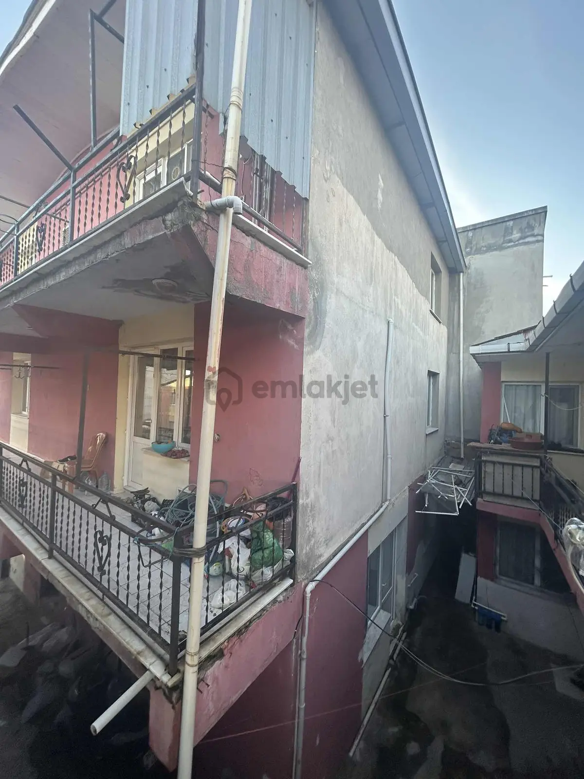 Sütçülerde Komple Satılık Bina 5daire - 5