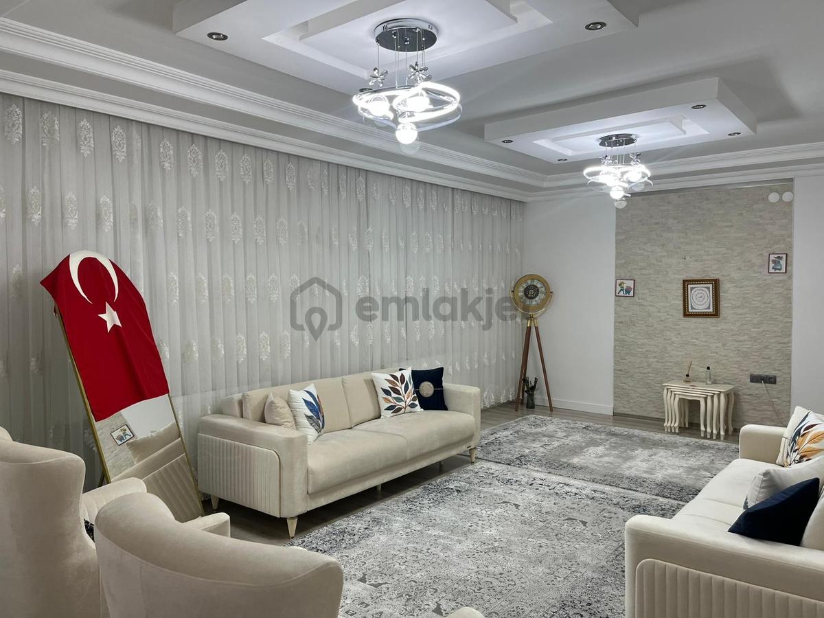 Yıldızkent'de 4+1 Ebeveyn Banyolu Satılık Daire - 12