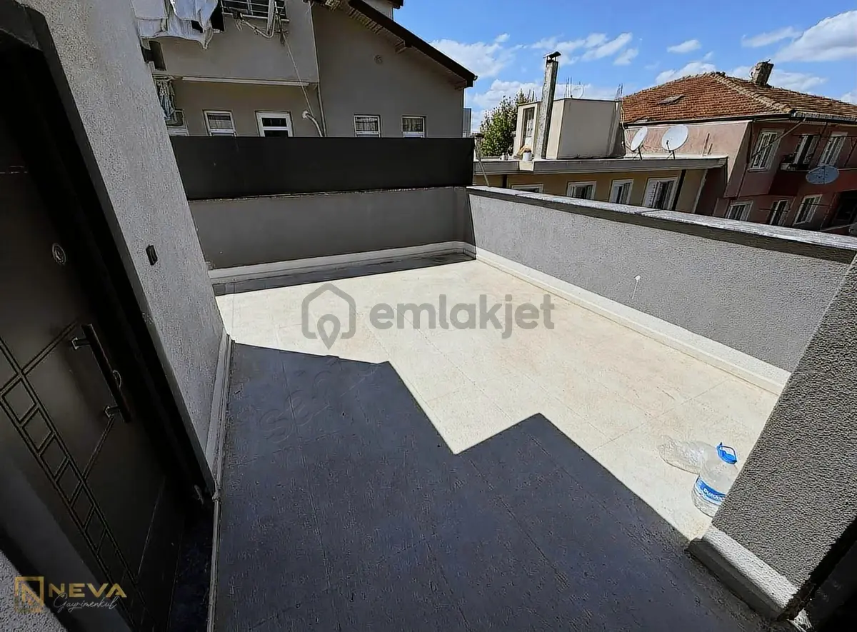 Serdivan Arabacıalanı Mah. Satılık 110 M2 Teraslı Ofis - 13