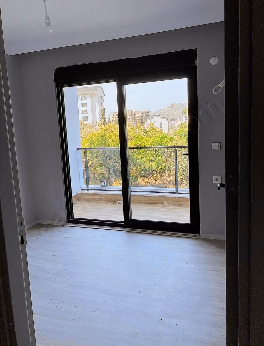 Pazarcı Mahallesinde Satılık 1+1 Havuzlu Daire - 4