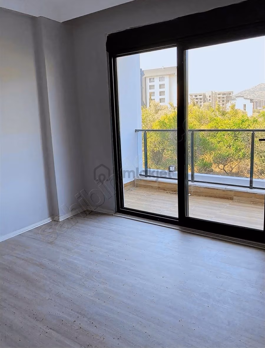 Pazarcı Mahallesinde Satılık 1+1 Havuzlu Daire - 3