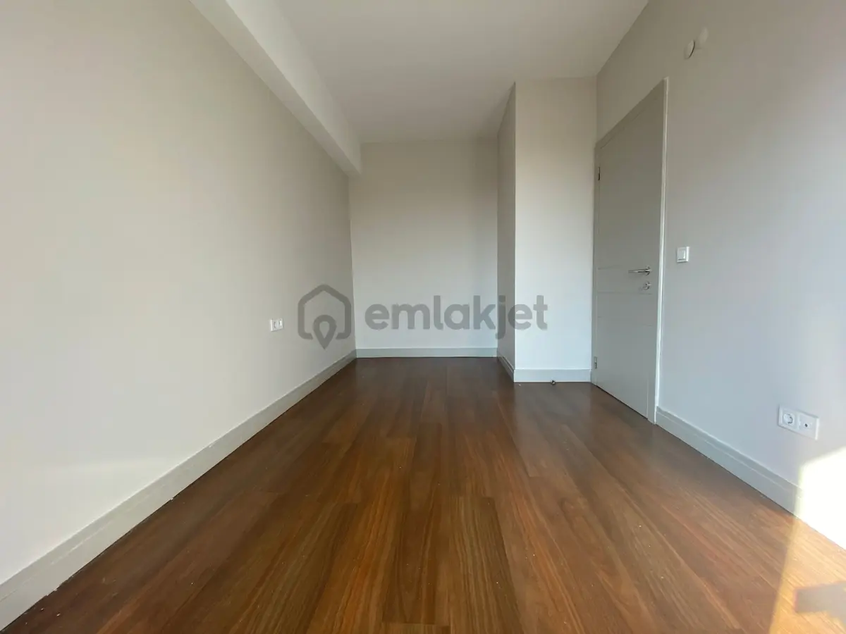 İstanbul House'dan Sur Yapı Corridor'da Peyzaj Manzaralı 1+1 - 7
