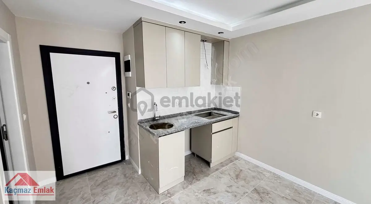Üniversite Bölgesinde 2 Adet 1+1 Satılık - 4