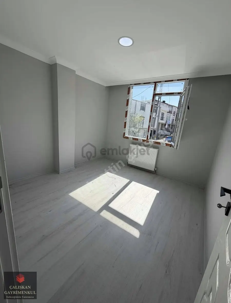 Arnavutköy De Satılık Sıfır 2+1 100 Metre Ara Kat Daire - 34