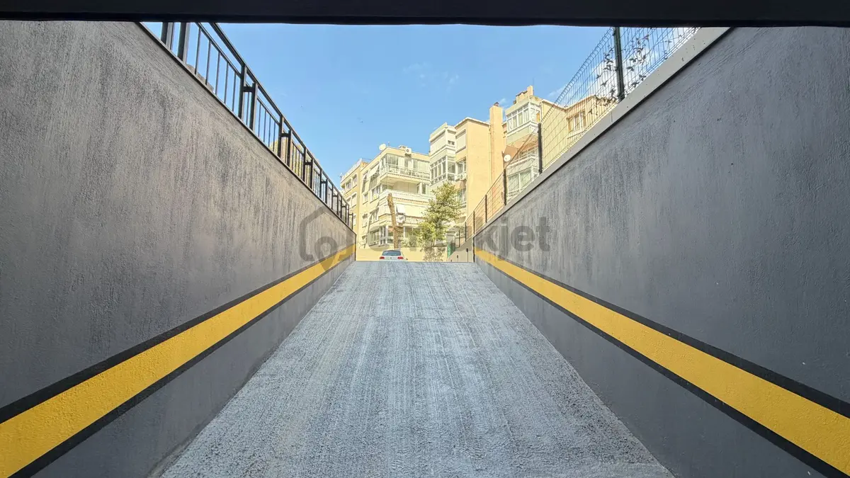 Karşıyaka'da Satılık 3+1 Yalı Dairesi - 35